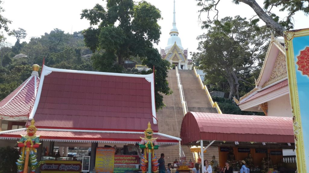 Wat Khao Takiap 