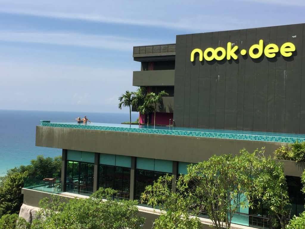 Nook Dee Hotel 